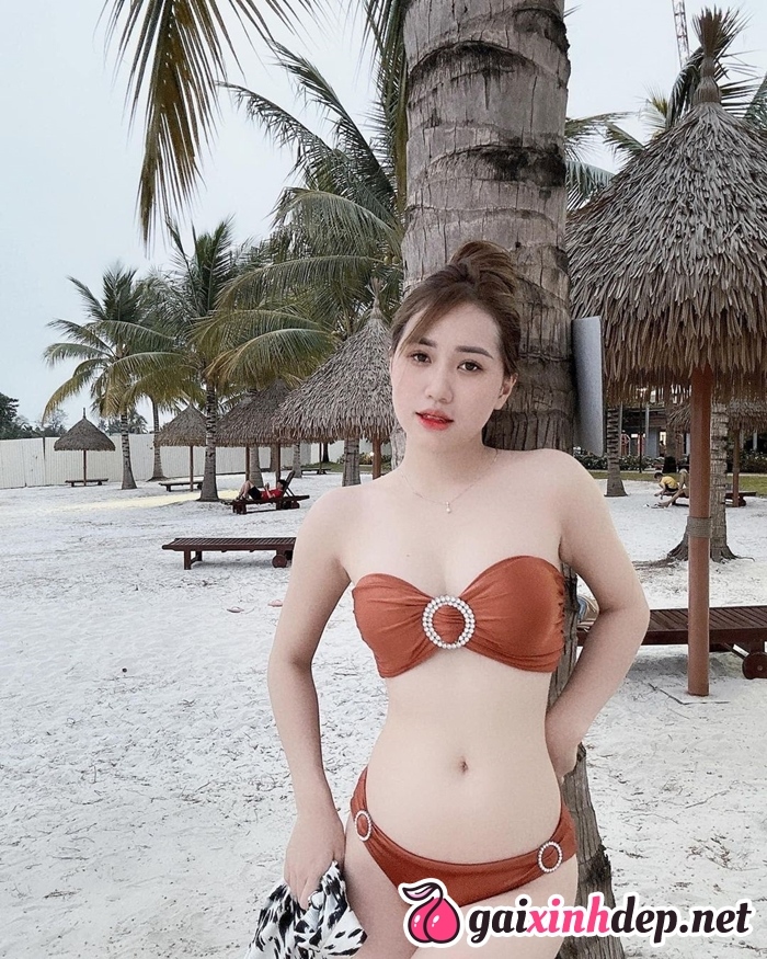 Lam Anh Bikini Sexy 2