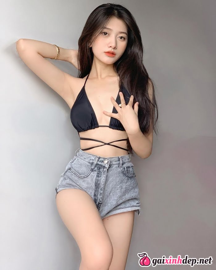 Le Thi Thuy Trang Sexy 120
