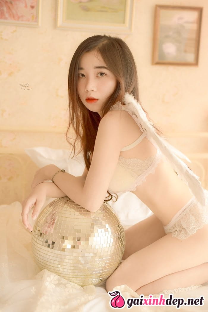 Anh Gai Xinh Mac Vay Trang Bikini