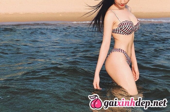 Anh Hoa Minzy Bikini